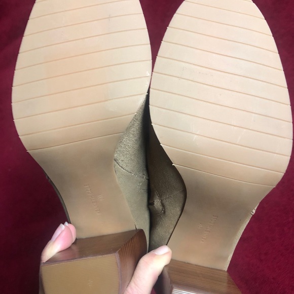 Kenneth Cole Suede Boots -BRAND NEW w/box - Picture 3 of 3